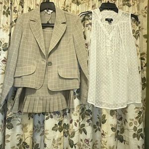 Nice petite suite skirt 8p and white blouse MP